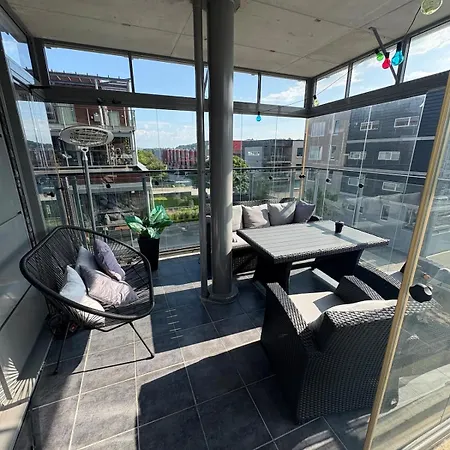 Lägenhet Modern With Balcony Available Aug 24-27 Ons *